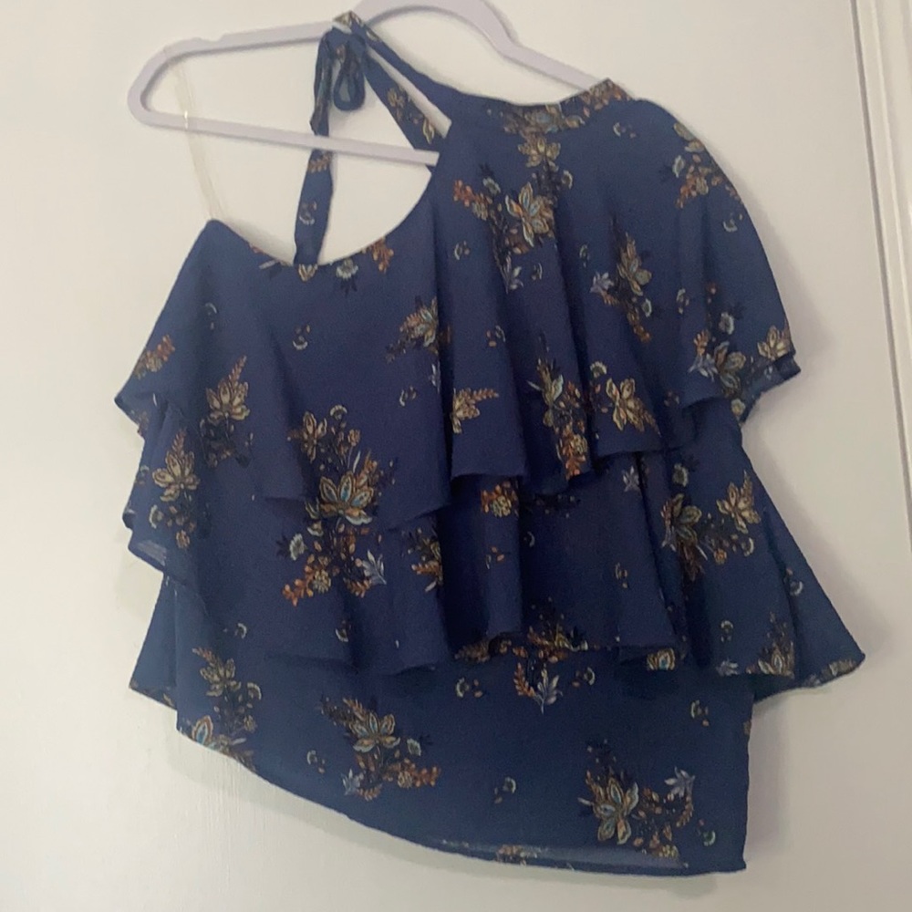 Boutique one shoulder top size L